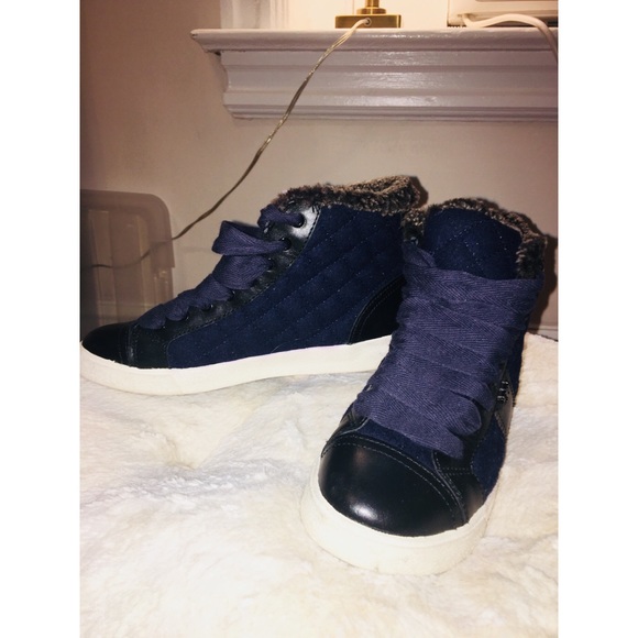 Tory Burch navy sneakers with cozy fur inside - Picture 1 of 3